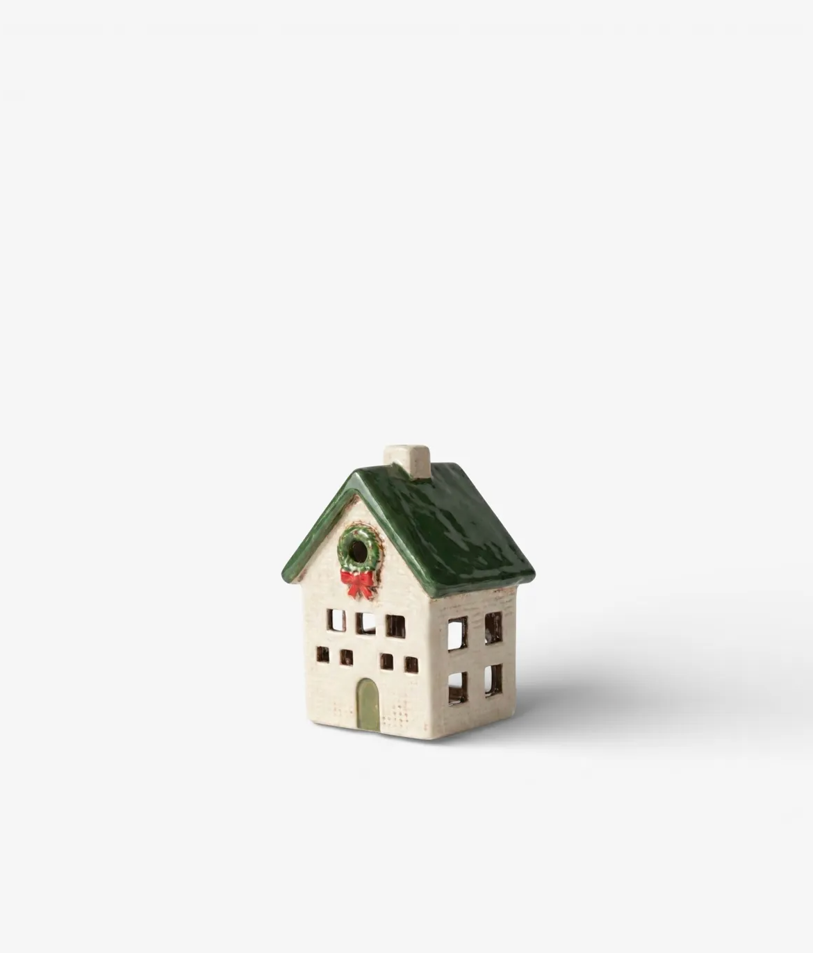 Nordgard Cottage with Bow Wreath