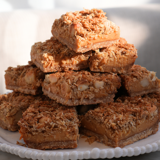 Oaty Caramel Macadamia